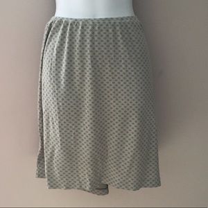 Maternity print skirt by Gap is in like new condition. Size Large